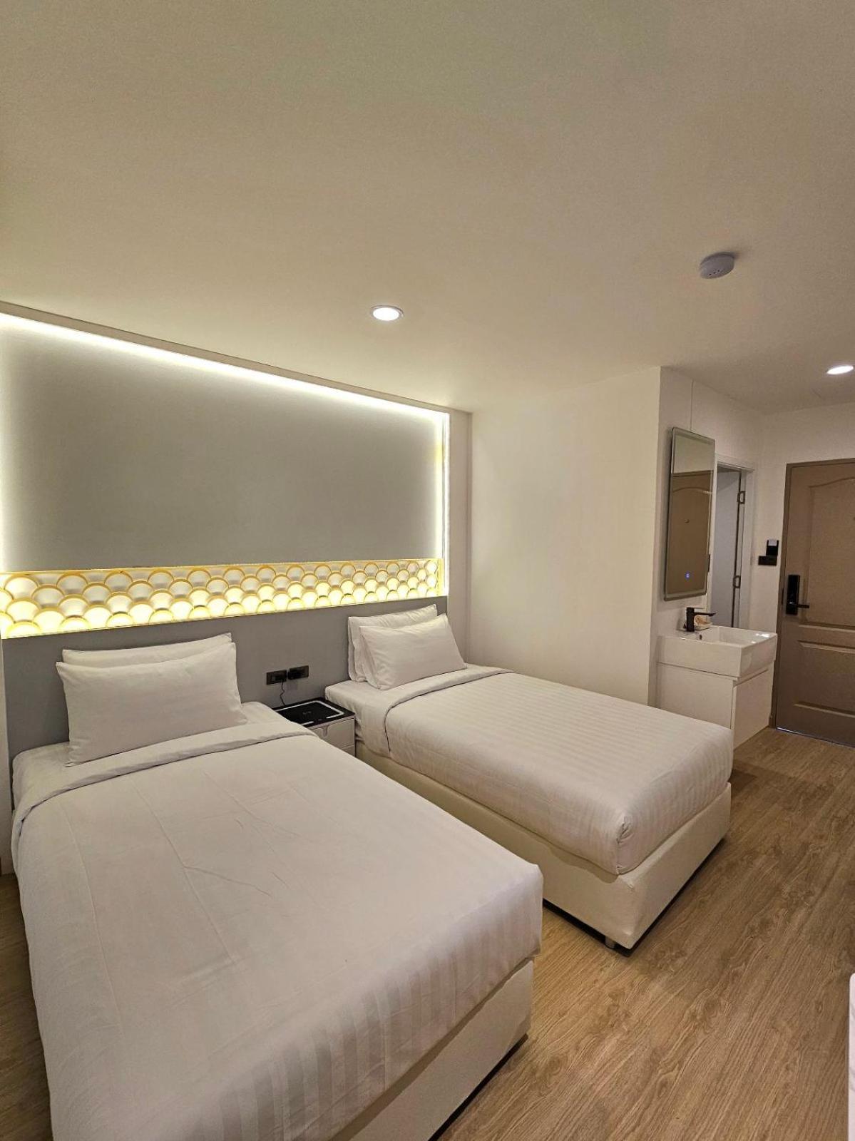 Arawana Express Sukhumvit 22 Aparthotel Bangkok Exterior foto