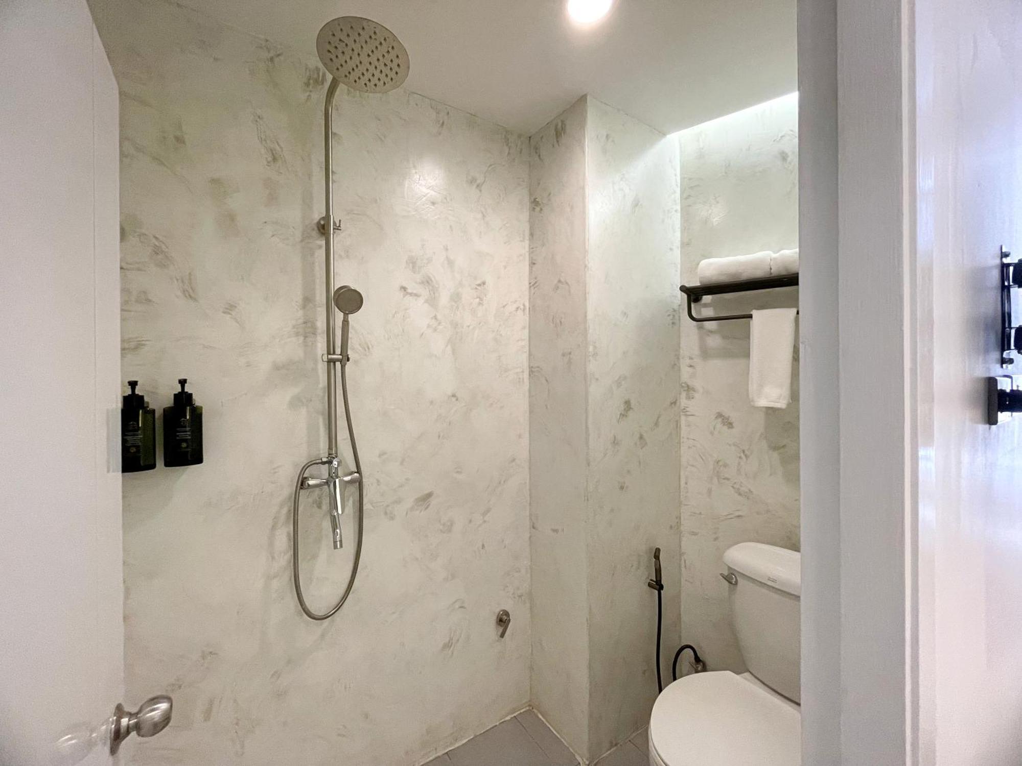 Arawana Express Sukhumvit 22 Aparthotel Bangkok Exterior foto