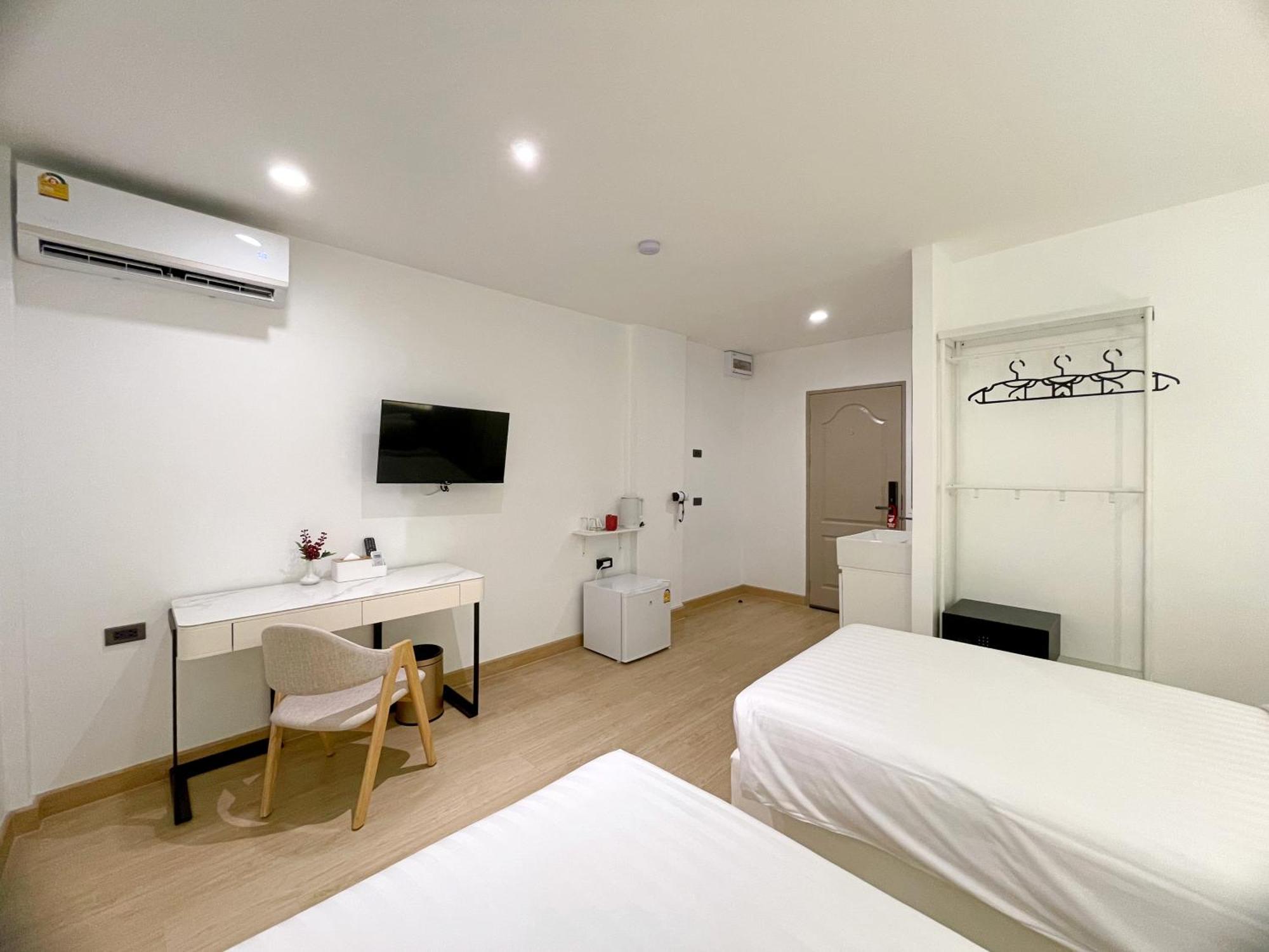 Arawana Express Sukhumvit 22 Aparthotel Bangkok Exterior foto