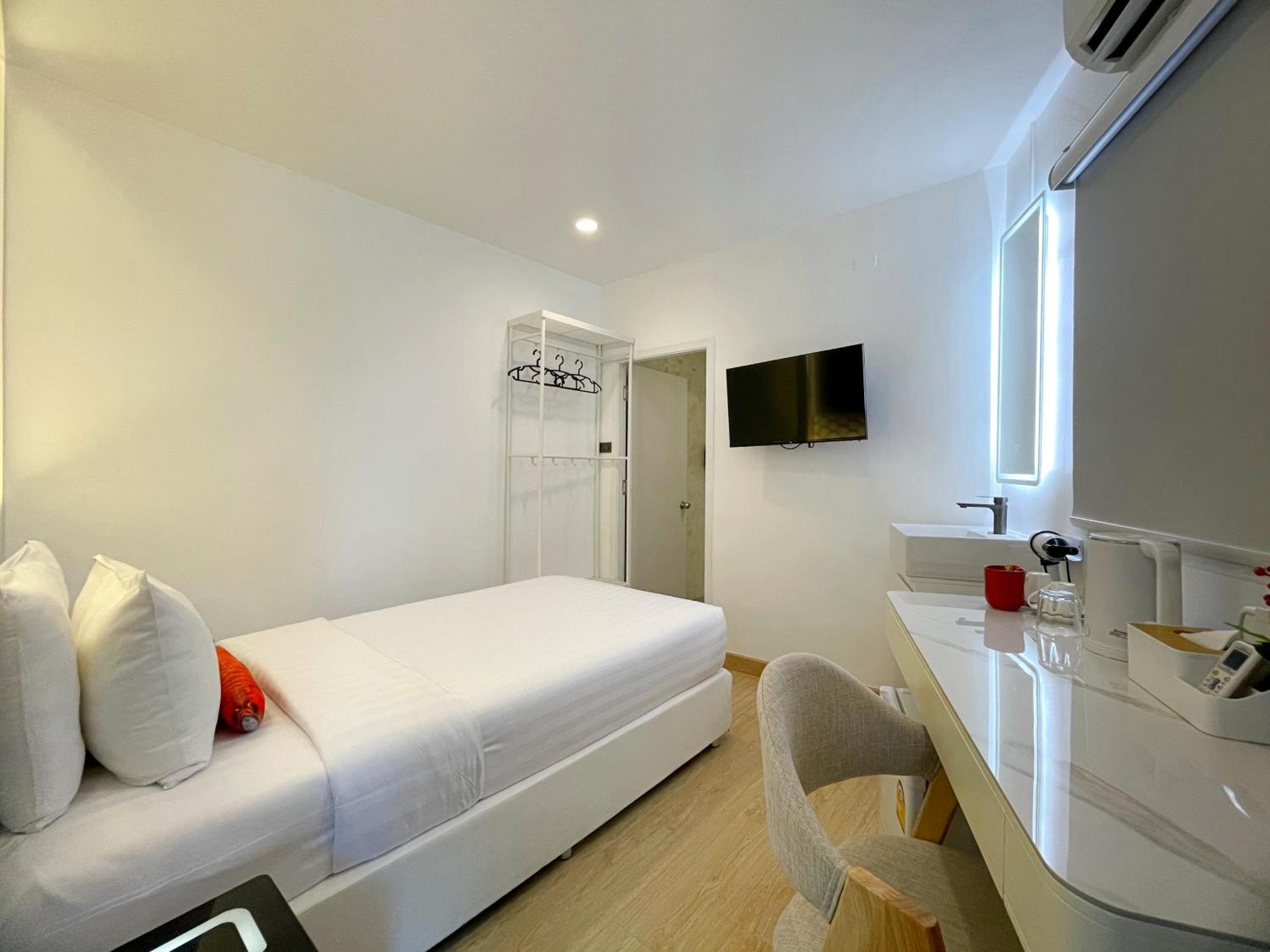 Arawana Express Sukhumvit 22 Aparthotel Bangkok Exterior foto