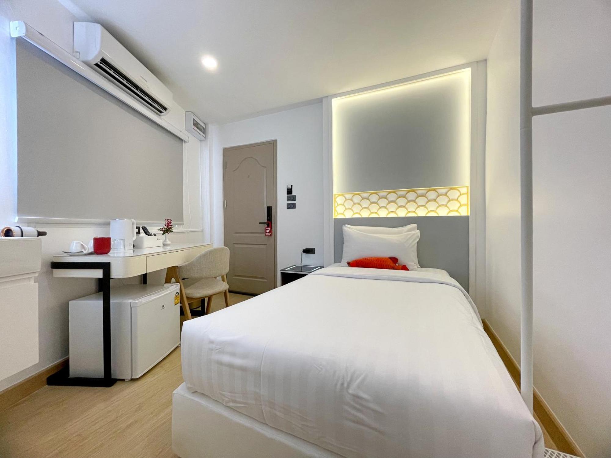 Arawana Express Sukhumvit 22 Aparthotel Bangkok Exterior foto